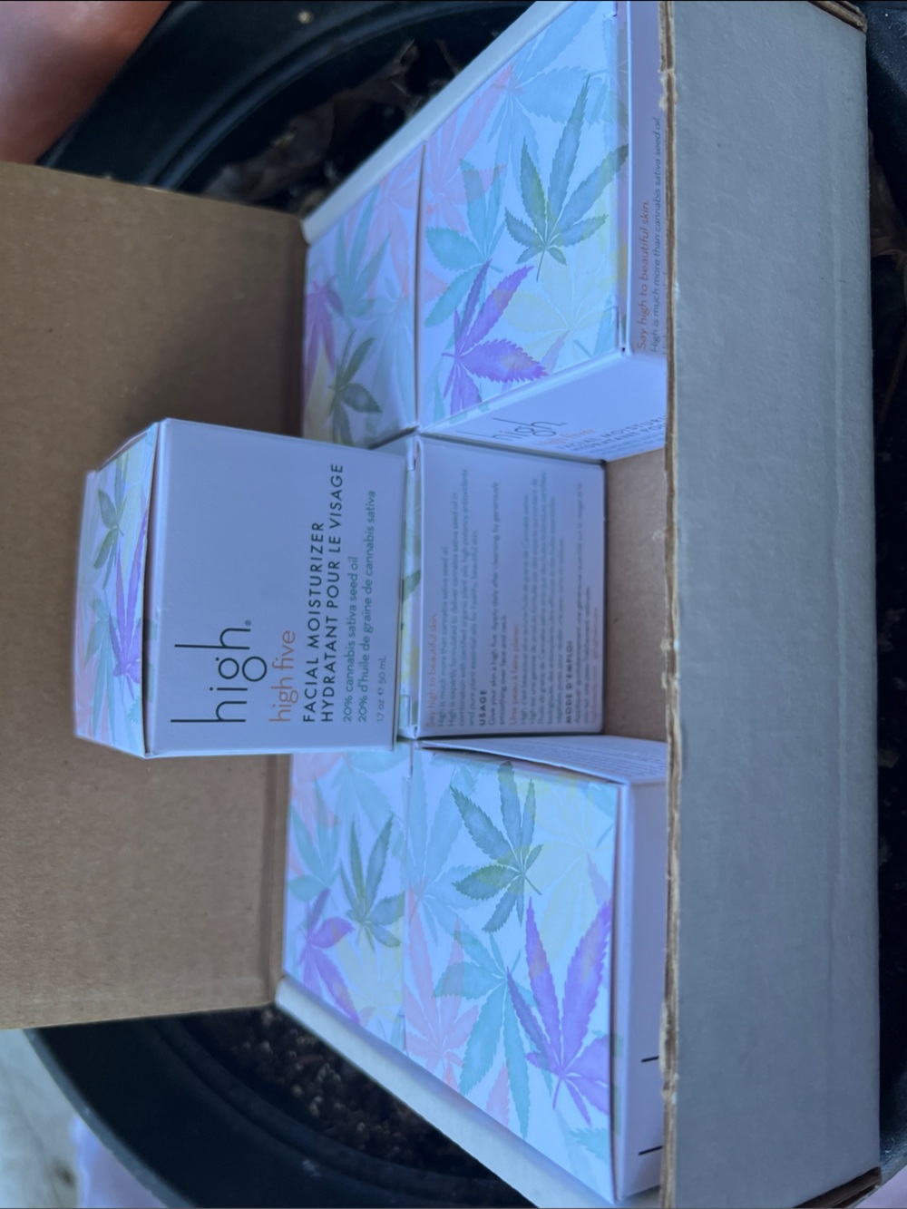 Hydrating Facial Moisturizer — White with Pastel Leaf Accent
